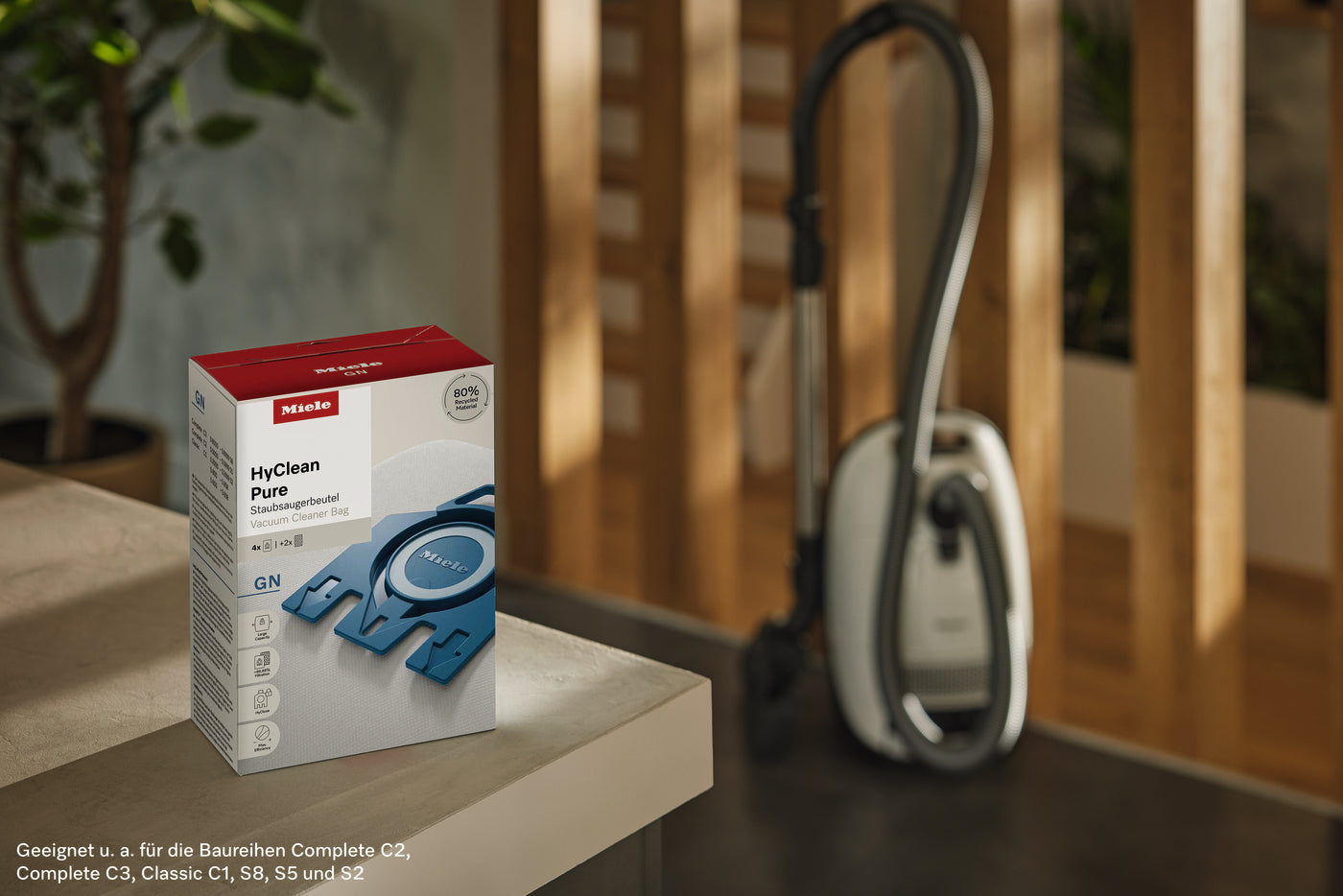 Miele GN HyClean Pure Vacuum Cleaner Dustbags, Vacuum Bags for Complete C2/C3 and Classic C1 Vacuums, Pack of 4