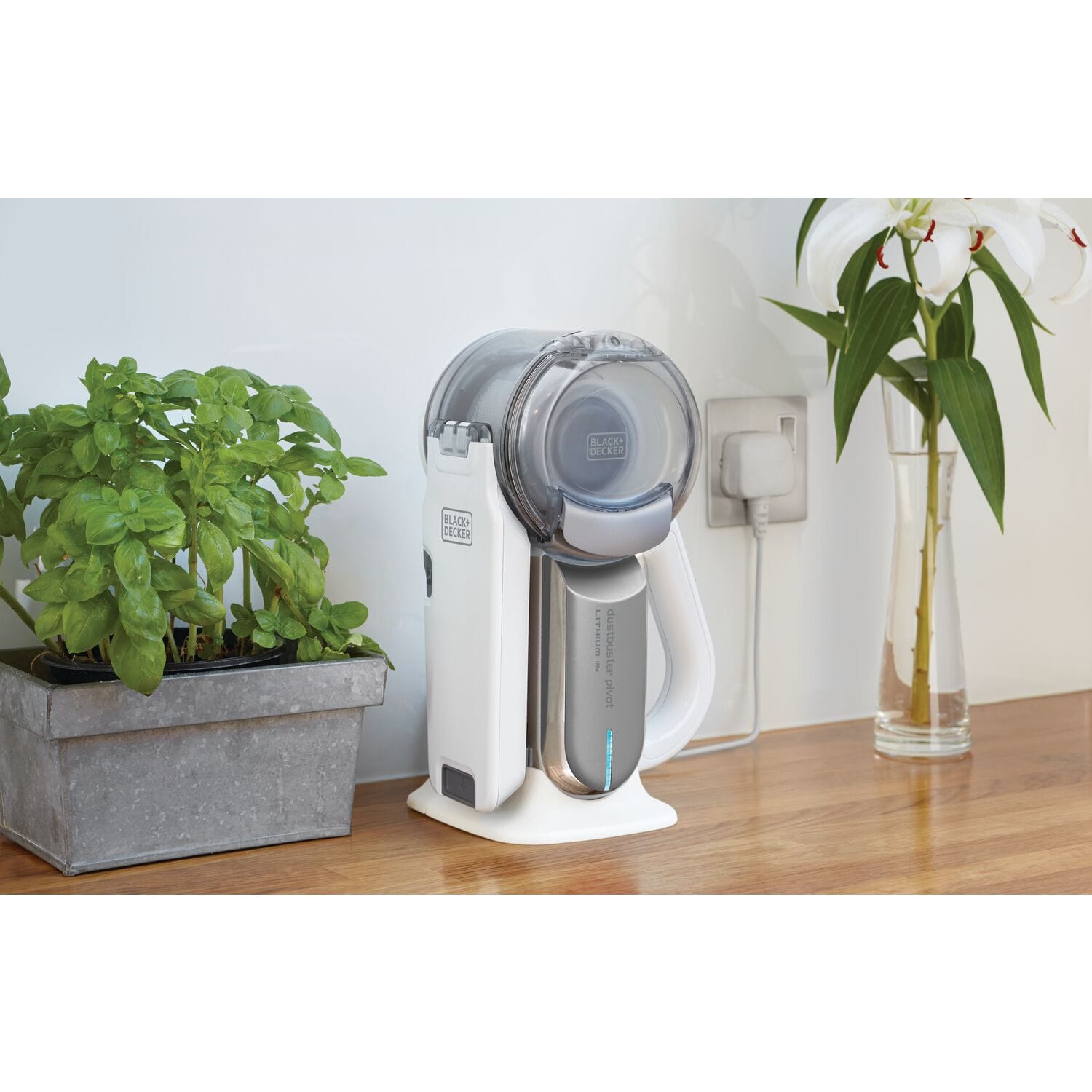 BLACK+DECKER 18V Cordless Pivot dustbuster®
